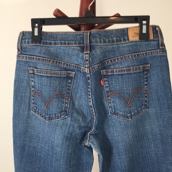 NWOT Levi’s with Custom Kick! - Picture 4 of 8